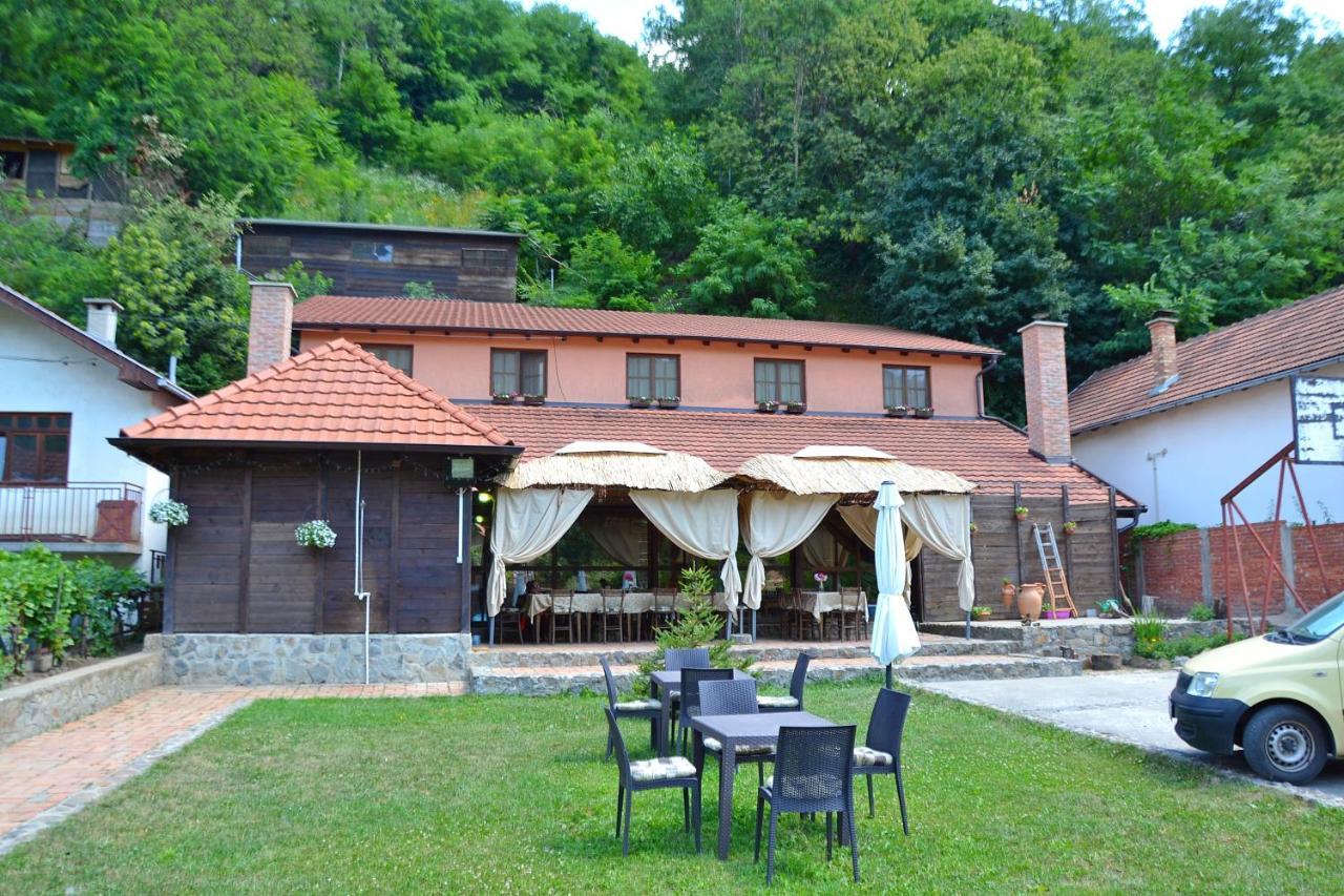Podrum Miljevic Novi Novi Ledinci Exterior photo